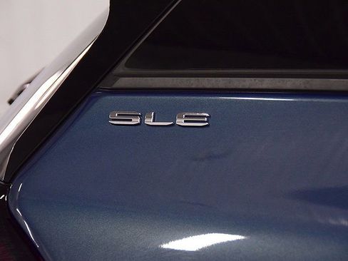 Used 2024 GMC Terrain SLE image 11