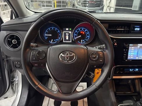 Used 2018 Toyota Corolla iM w/ Carpet Mat Package (TMS) FWD image 17
