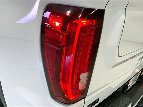Used 2026 GMC Sierra 1500 SLT AWD/4WD image 25