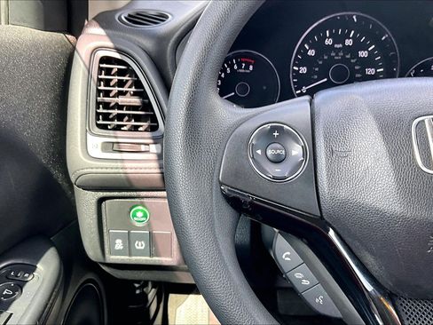 Used 2016 Honda HR-V LX image 18