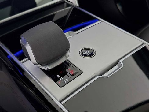 New 2026 Land Rover Range Rover SE AWD/4WD image 18