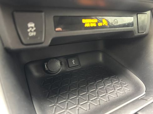 Used 2021 Toyota RAV4 LE FWD image 67