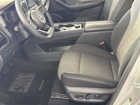 Used 2022 Nissan Rogue SV image 11