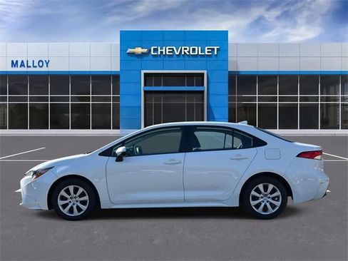 Used 2025 Toyota Corolla LE image 5