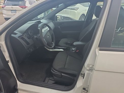 Used 2009 Ford Focus SE image 8