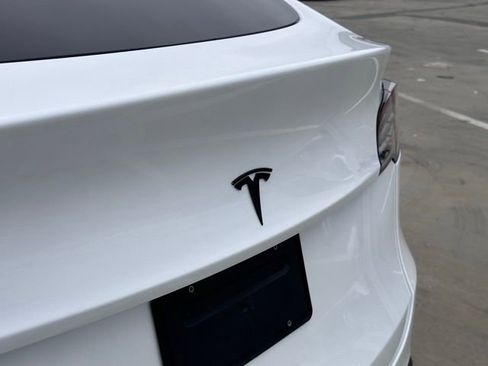 Used 2022 Tesla Model Y Long Range AWD/4WD image 23