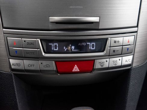 Used 2013 Subaru Outback 2.5i Limited image 18