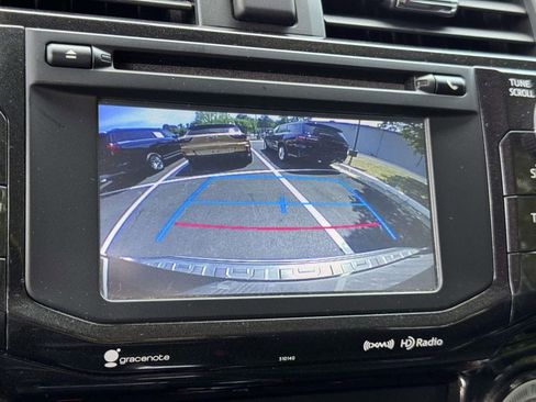 Used 2017 Toyota 4Runner TRD Off-Road AWD/4WD image 4