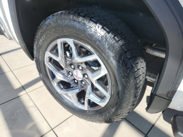 Used 2024 GMC Sierra 1500 SLT w/ SLT Premium Plus Package AWD/4WD image 18