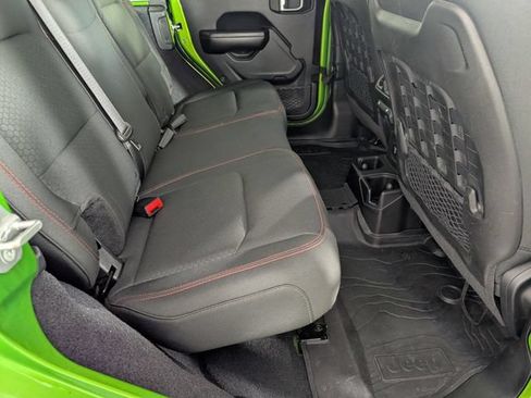 Used 2018 Jeep Wrangler Unlimited Rubicon AWD/4WD image 30