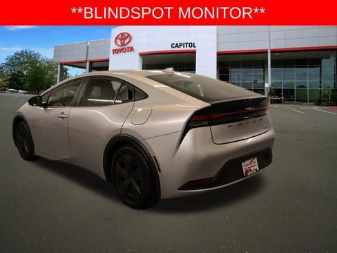 Used 2024 Toyota Prius LE image 5