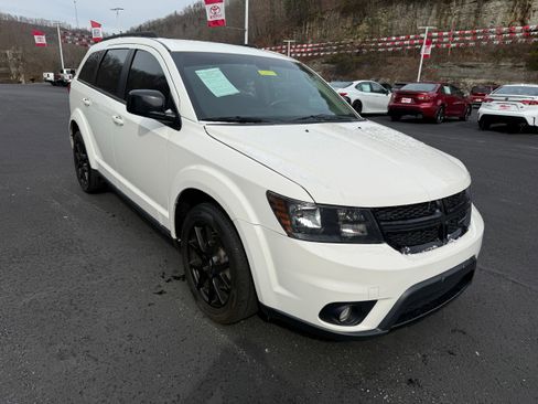 Used 2019 Dodge Journey SE w/ Premium Group image 6