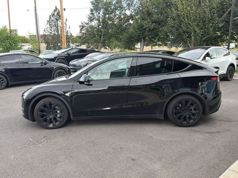 Used 2021 Tesla Model Y Long Range AWD/4WD image 5