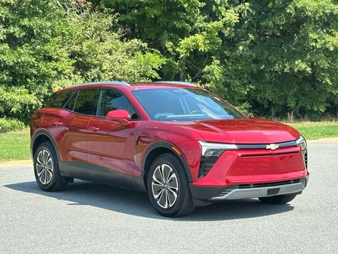 Used 2024 Chevrolet Blazer EV LT AWD/4WD image 2
