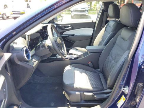 Certified 2024 Chevrolet Trax LT w/ Driver Confidence Package FWD image 5