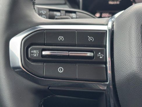 Certified 2025 GMC Acadia Elevation image 18