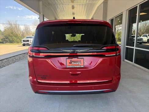 New 2026 Chrysler Pacifica Select FWD image 41