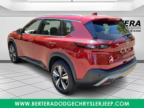 Used 2023 Nissan Rogue SL AWD/4WD image 4