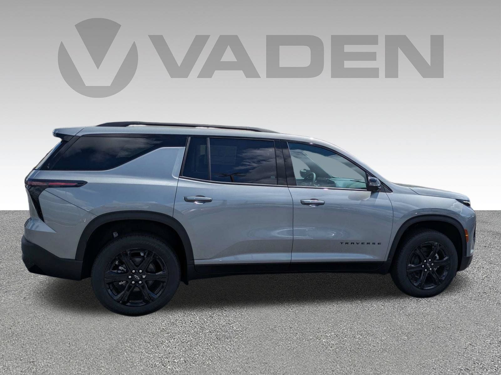 New 2027 Chevrolet Traverse LT w/ Midnight/Sport Edition FWD image 25