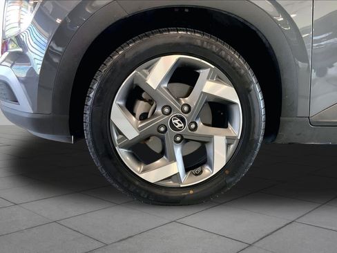 Certified 2025 Hyundai Venue SEL FWD image 10