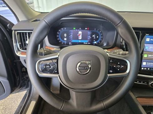 Used 2025 Volvo S60 B5 Plus image 16