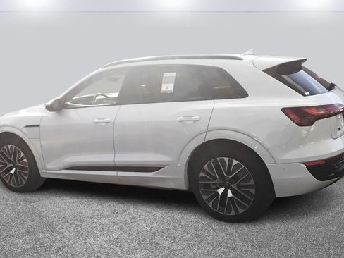 Certified 2024 Audi Q8 e-tron Premium Plus image 6