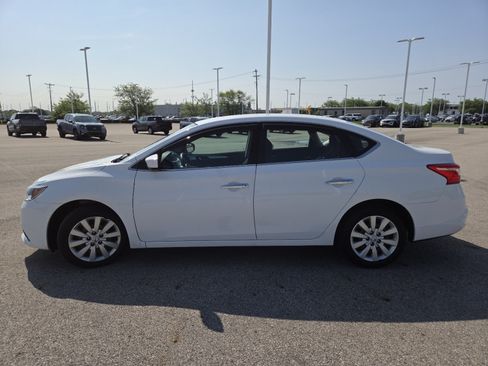 Used 2018 Nissan Sentra S FWD image 13