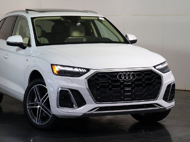 Used 2023 Audi Q5 e Prestige w/ Prestige Package AWD/4WD image 6