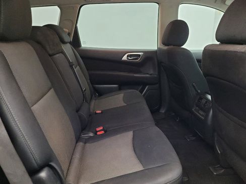 Used 2017 Nissan Pathfinder S image 19