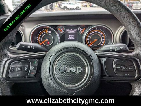 Used 2018 Jeep Wrangler Unlimited Sport image 23