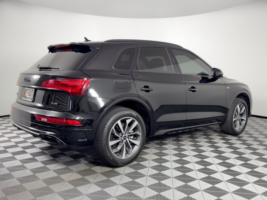 Used 2024 Audi Q5 2.0T Premium w/ Summer of Audi Package AWD/4WD image 9