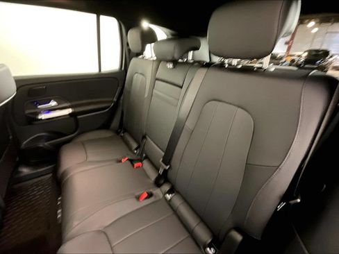 Used 2026 Mercedes-Benz GLB 250 4MATIC image 18