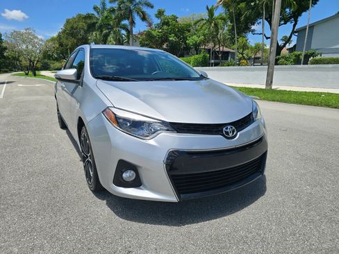 Used 2015 Toyota Corolla S FWD image 3
