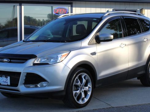 Used 2016 Ford Escape Titanium image 1
