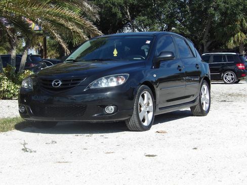 Used 2004 MAZDA MAZDA3 s w/ Moonroof & 6-CD Pkg image 1
