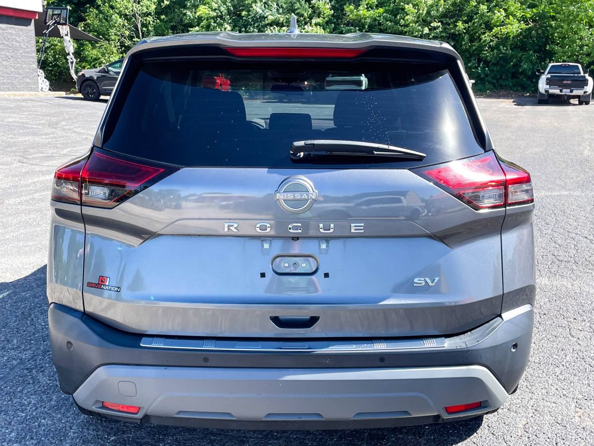 Used 2022 Nissan Rogue SV FWD image 8