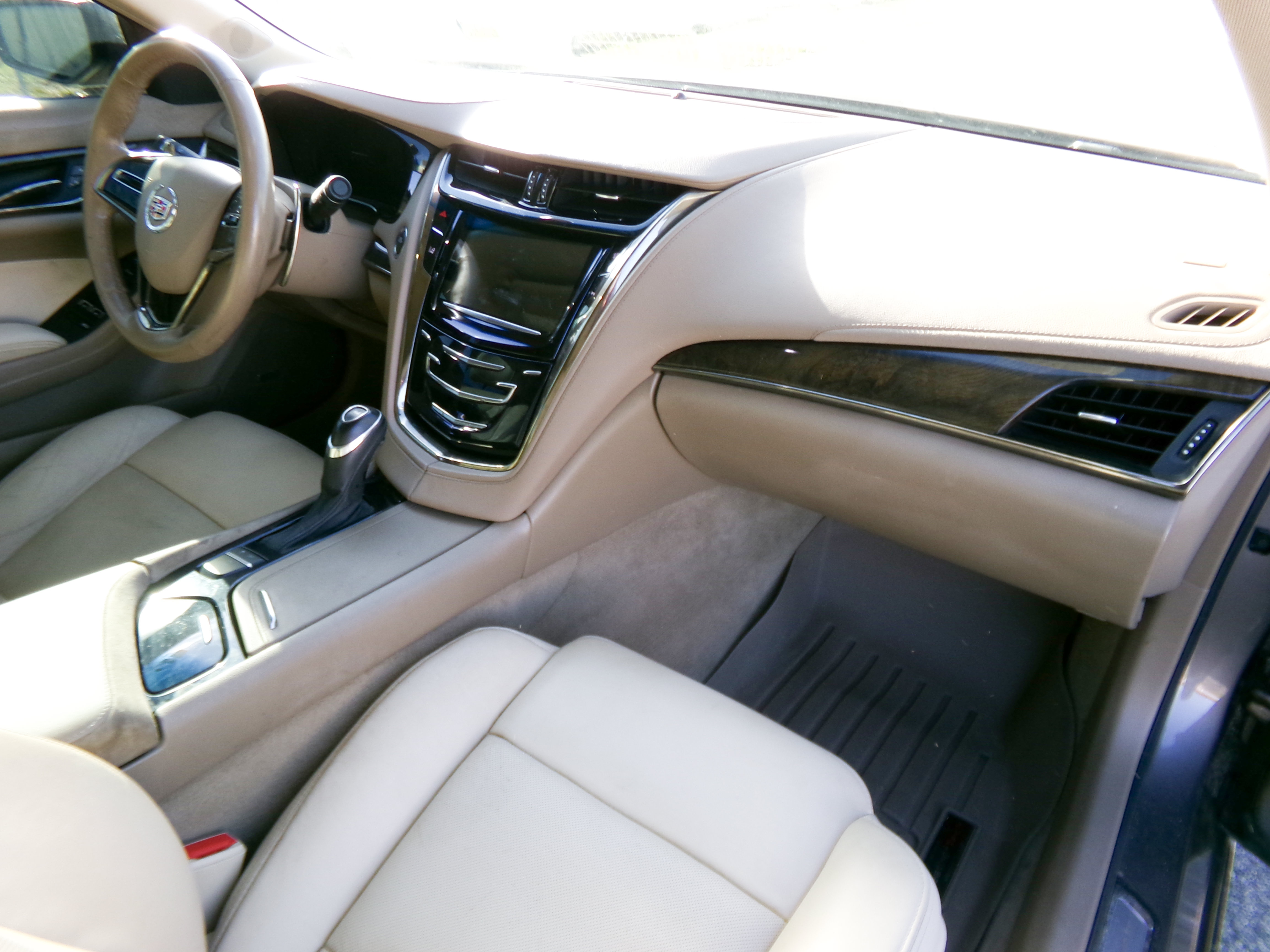 Used 2014 Cadillac CTS Luxury RWD image 16