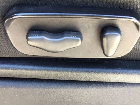 Used 2011 Nissan Titan SV w/ SV Premium Utility Pkg image 17