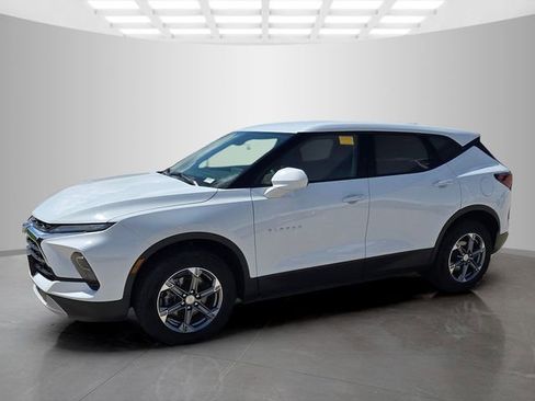 Used 2025 Chevrolet Blazer LT AWD/4WD image 4