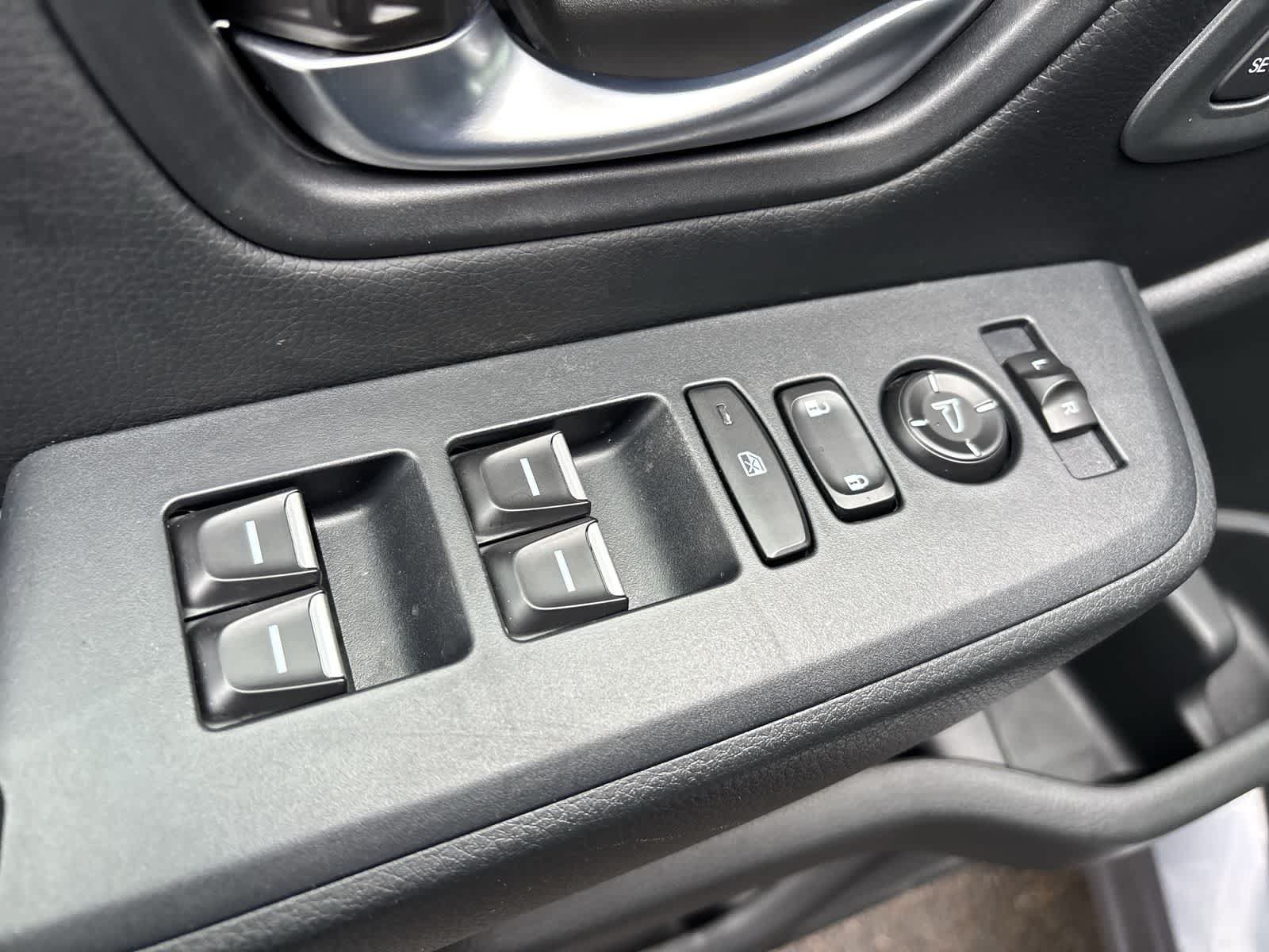 Used 2025 Honda Pilot Touring image 9