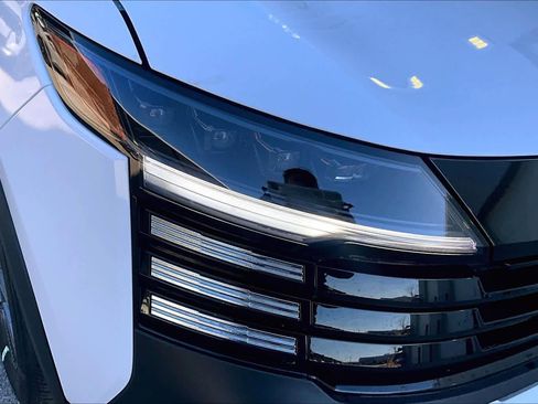 New 2026 Nissan Kicks S image 18