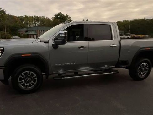 New 2026 GMC Sierra 2500 SLT w/ SLT Premium Package image 5