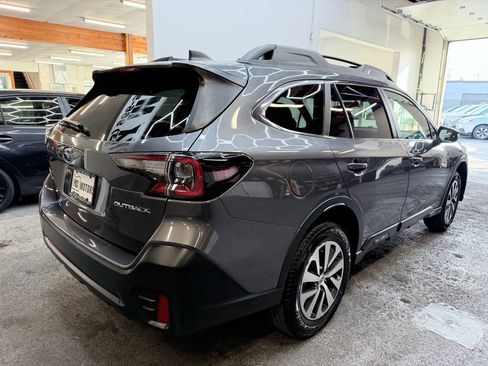 Used 2022 Subaru Outback Premium AWD/4WD image 7
