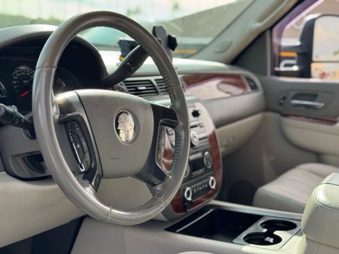 Used 2010 Chevrolet Silverado 2500 LTZ w/ Convenience Package image 21