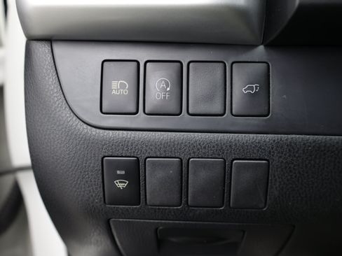 Used 2019 Toyota Highlander XLE AWD/4WD image 18