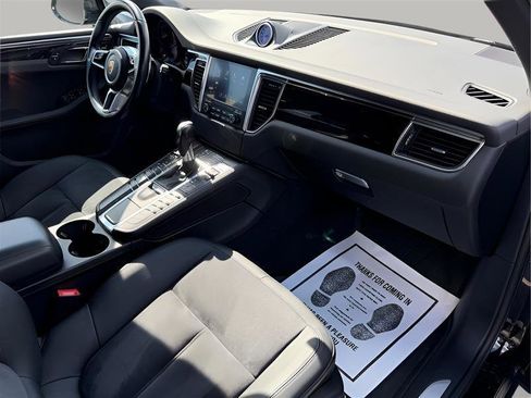 Used 2017 Porsche Macan S image 18