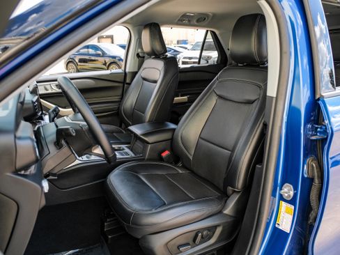 Used 2022 Ford Explorer Limited image 30