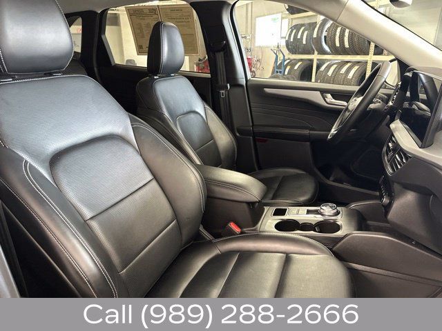 Used 2025 Ford Escape Platinum AWD/4WD image 20
