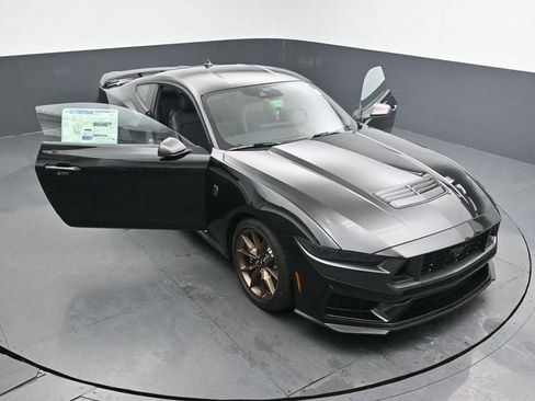 New 2025 Ford Mustang Dark Horse image 32