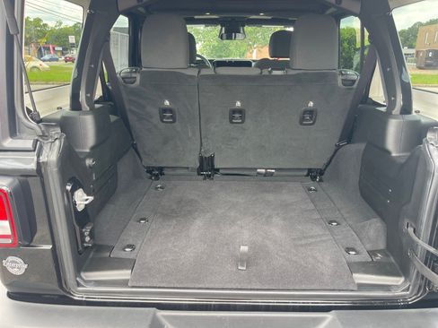 Used 2025 Jeep Wrangler Unlimited Sport AWD/4WD image 14